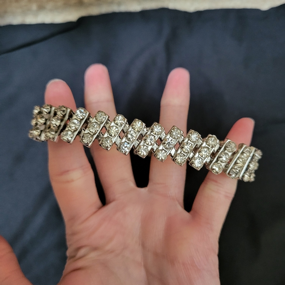Vintage Articulated Rhinestone Stretch Bracelet! - Picture 5 of 8